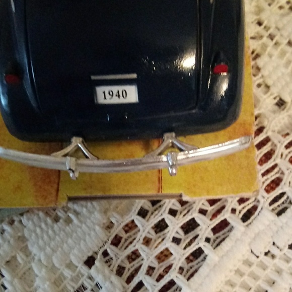 Ford Deluxe Collector Car - Picture 3 of 4